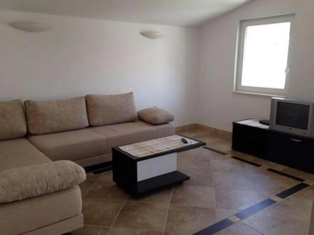 Apartment Povljana 16466B