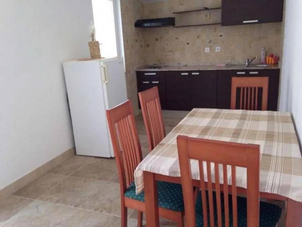 Apartment Povljana 16466B 0*,